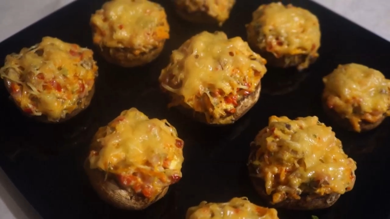 Фаршированные шампиньоны смотреть онлайн