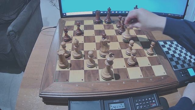 Millennium Chess Genius Pro vs Mephisto Magellan смотреть онлайн
