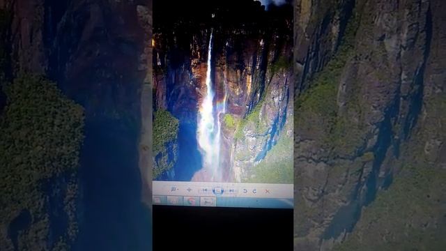 САМЫЙ ВЫСОКИЙ ВОДОПАД В МИРЕ!!! #shorts смотреть онлайн