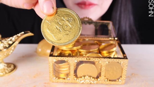 ASMR GOLD HONEY JELLY 골드 꿀젤리 먹방, 진주를 품은 꿀젤리, 금색 음식 컬러먹방, GOLD PEARL FOOD, KOHACUTO, MACARON MUKBANG смотреть онлайн