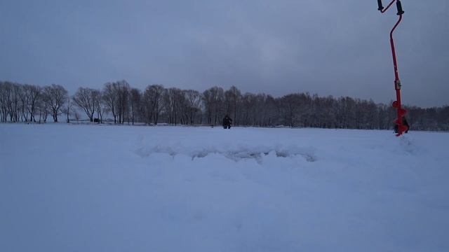 Рыбалка на Озернинском ВДХН. Раздача окуня. Клев есть.