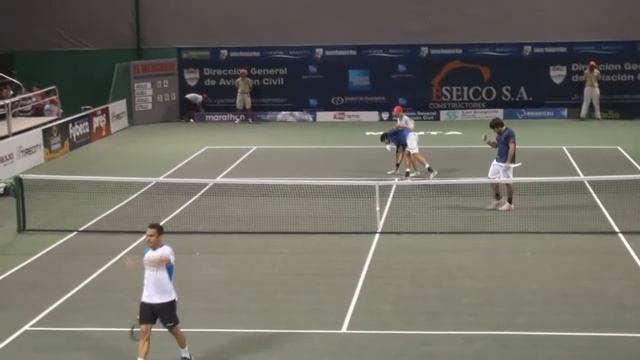 Marcelo Arevalo ESA) & Sergio Galdos (PER) vs Facundo Arguello (ARG) & Victor Estrella Burgos (DOM) смотреть онлайн