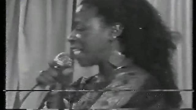 Coumba Sidibe - L'artiste et sa musique (RTM) смотреть онлайн