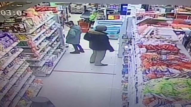 Как воруют в Пятёрочке 🤭 смотреть онлайн