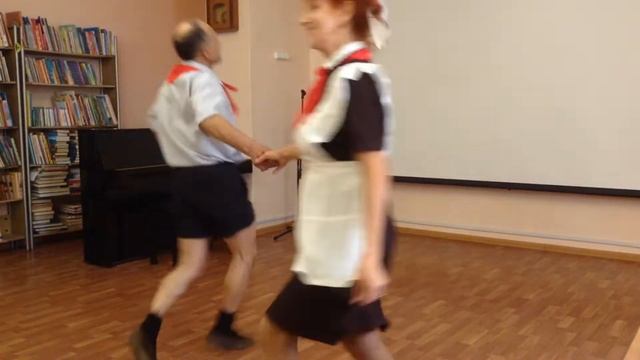 Квартирник Танец, посвященный школе/ www.krasnoturinsk.info смотреть онлайн