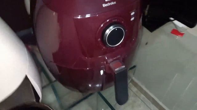 Air Fryer Eletrolux Red Dark 5 Litros x 1700W - Family Rita Lobo - Fritadeira gigante EAF51 EAF50 смотреть онлайн