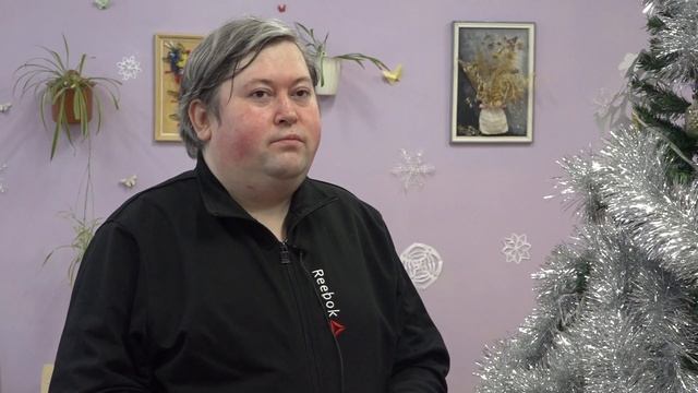 Сладкие подарки детям раздавали Дед Мороз и Снегурочка смотреть онлайн