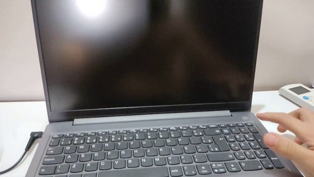 Notebook Lenovo Ultrafino IdeaPad 3 R7-5700U 15.6" AMD Radeon Graphics 12GB 512GB SSD Linux смотреть онлайн