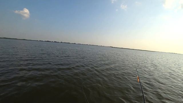 Рыбалка на спиннинг, рыба есть . смотреть онлайн