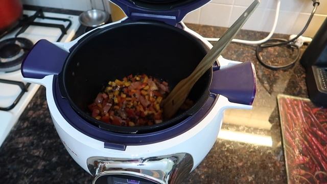 Гороховый суп в мультиварке с помидорами и томатной пастой))) смотреть онлайн