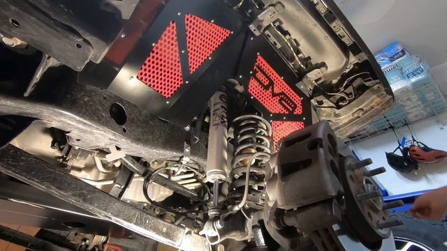 DV8 JLUR Front Inner Fender Install смотреть онлайн