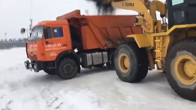 Отгружаем отсев гранитного щебня (Погрузка на ж/д станции) смотреть онлайн