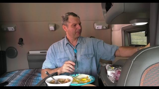 ЗАВТРАК ПО РУССКИ в США! Работа в сша и канаде дальнобойщиком смотреть онлайн