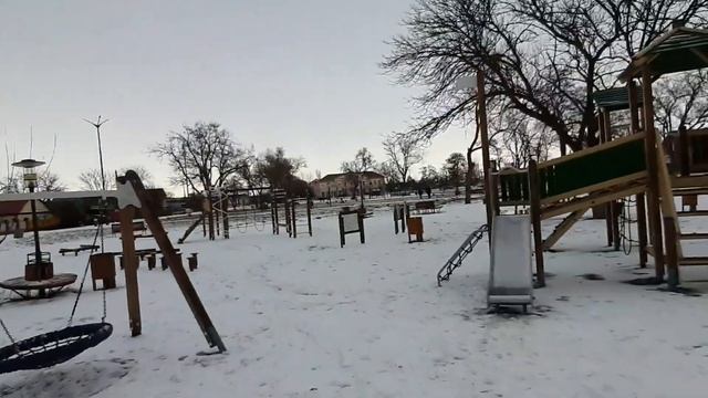 Район Новосальск, парк Ванцетти в Сальске... смотреть онлайн