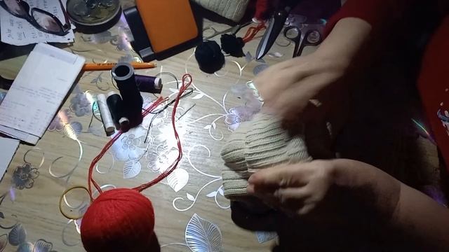 Не поспішайте викидати старі шкарпетки /Не спешите выбрасывать старые носки . смотреть онлайн