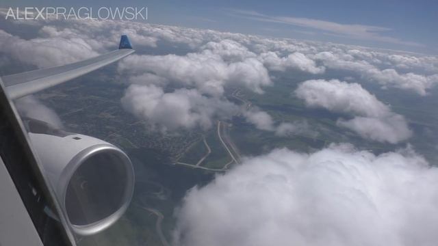 3-3-3 ON AN A330?! Flying Air Transat's Airbus A330-200 from Calgary to Vancouver смотреть онлайн
