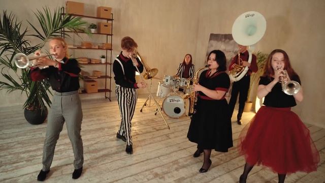 «SODA OF BRASS» – Ча-ча-ча смотреть онлайн