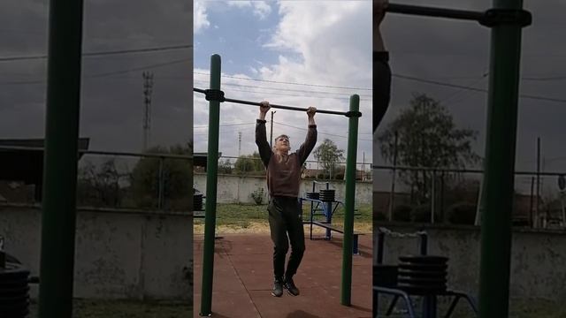 ЛЁГКИЙ СЕТ НА ТУРНИКЕ 7/7 ВЫХОДЫ СИЛОЙ. ПОДЪЕМ НОГ ДО ТУРНИКА смотреть онлайн