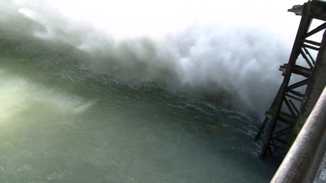 Водослив Бухтарминской ГЭС смотреть онлайн