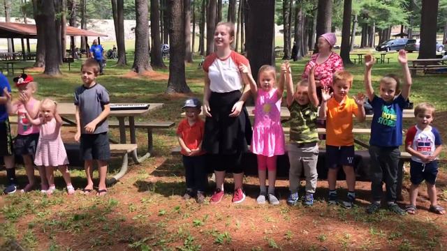 Детская песня «Один построил свой дом» 🏠 смотреть онлайн