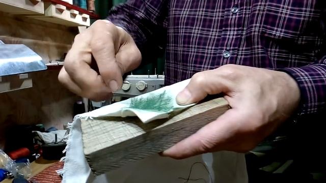 Затачиваем притупленную иглу. Затачиваем универсальную иглу для шитья трикотажа. смотреть онлайн