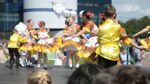 ансамбль танца "Юность" - "Ах, вы сени" DSC 2027 смотреть онлайн