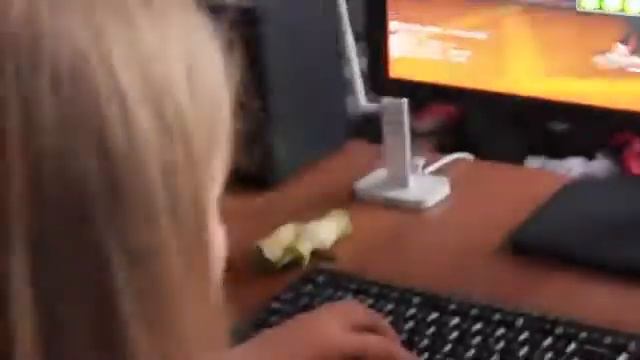 ЭПИЧЕСКОЕ СЕЛО МЕГАВЛОГ Специально для 300,000 подписчиков смотреть онлайн