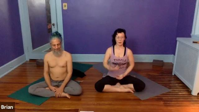 Community Yoga, 11/24/20: A quick study of bandhas! смотреть онлайн
