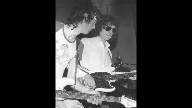 Van Der Graaf Generator -Double Bass- смотреть онлайн