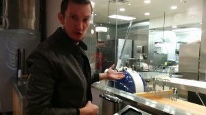 Беcконтактная мойка рук в ресторане США