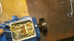 Реверс асинхронного электродвигателя в сети 220 Вольт.