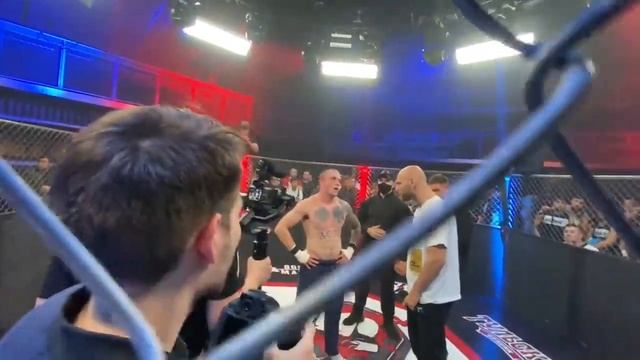 БОЙ АРТУР АКАБ VS ПАВЕЛ НОСОВ СКАНДАЛ ВО ВРЕМЯ БОЯ И ПОТАСОВКА С МАРИФОМ ПИРАЕВЫМ смотреть онлайн