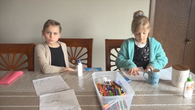 Занятия дома проект "Овечка" и поем песню с детьми. Женщина-Жена-Мама Лидия Савченко смотреть онлайн