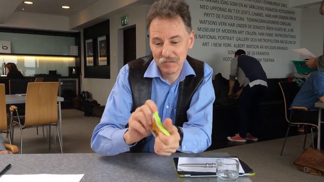 Nils Erik tipsar: Så här öppnar du paketen med Post-it-lappar смотреть онлайн