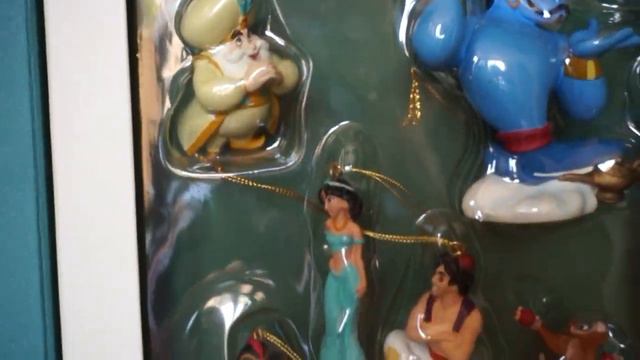 Disney Christmas in July Best Friend Unboxing | Erika DeOcampo смотреть онлайн