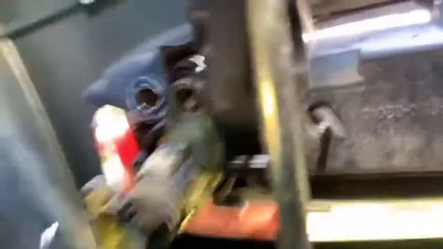 Arreglando la manija exterior Toyota Corolla 1994 смотреть онлайн