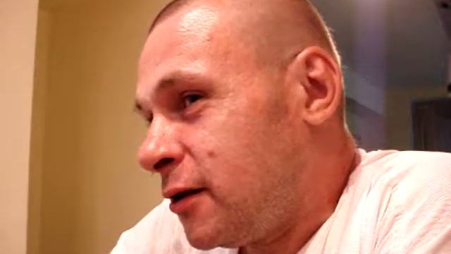 Алексей Дворник: Быть добрее (Звери cover) смотреть онлайн