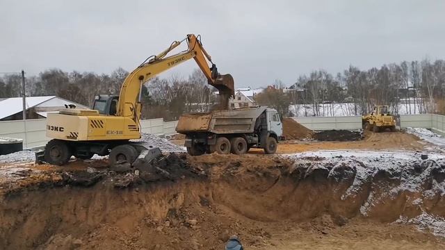Экскаватор ТВЭКС ЕК-18 смотреть онлайн