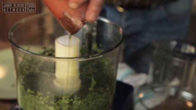 Соус Песто от Дженнаро Контальдо - Traditional Basil Pesto | Gennaro Contaldo смотреть онлайн
