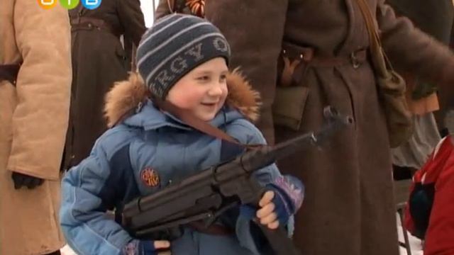 Город празднует смотреть онлайн