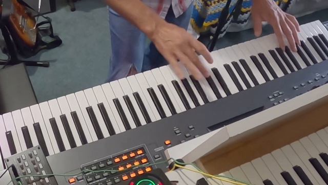 Moog Mavis: 1 смотреть онлайн