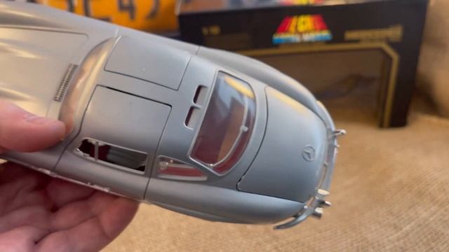 Unboxing Mercedes Benz 300 SL (1954) Diecast 1:18 Scale Model Car смотреть онлайн