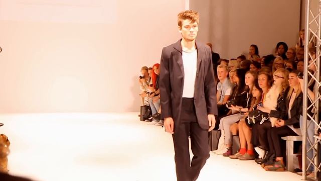 James Hillman SS12 LFW Catwalk show смотреть онлайн