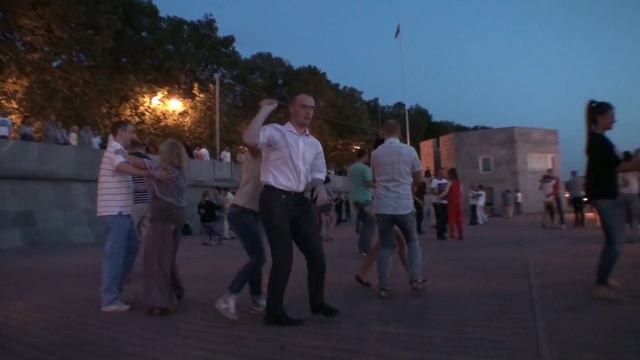 Чувственная бачата от Дэна&Светы 24.07.2014чт Хастл Опен Эйр смотреть онлайн