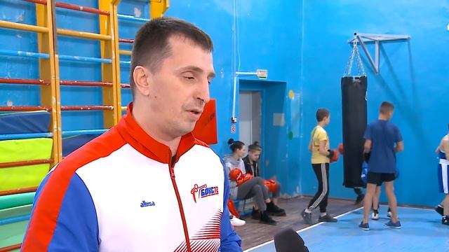 Секция бокса в Доме социальной реабилитации семей и детей в Борках смотреть онлайн