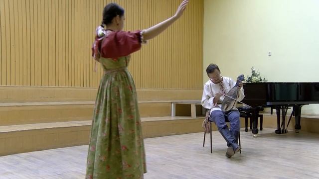 Павлова Виктория "Выходила Дунюшка" - хороводная песня из репертуара ансамбля "Воля" (Воронеж). смотреть онлайн