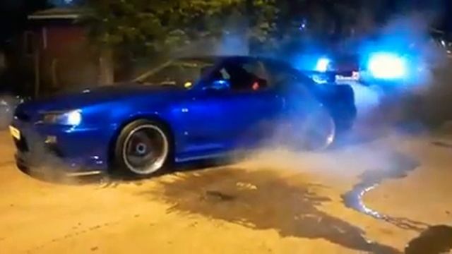 ?R34 AWD BURNOUT? смотреть онлайн