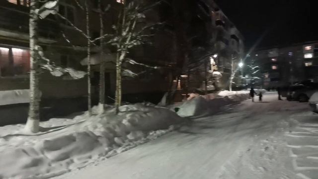 На Социалистическую д.82 [Печора. Респ.Коми] #печорасветланаяковлева #travel #путешествия #дворик смотреть онлайн