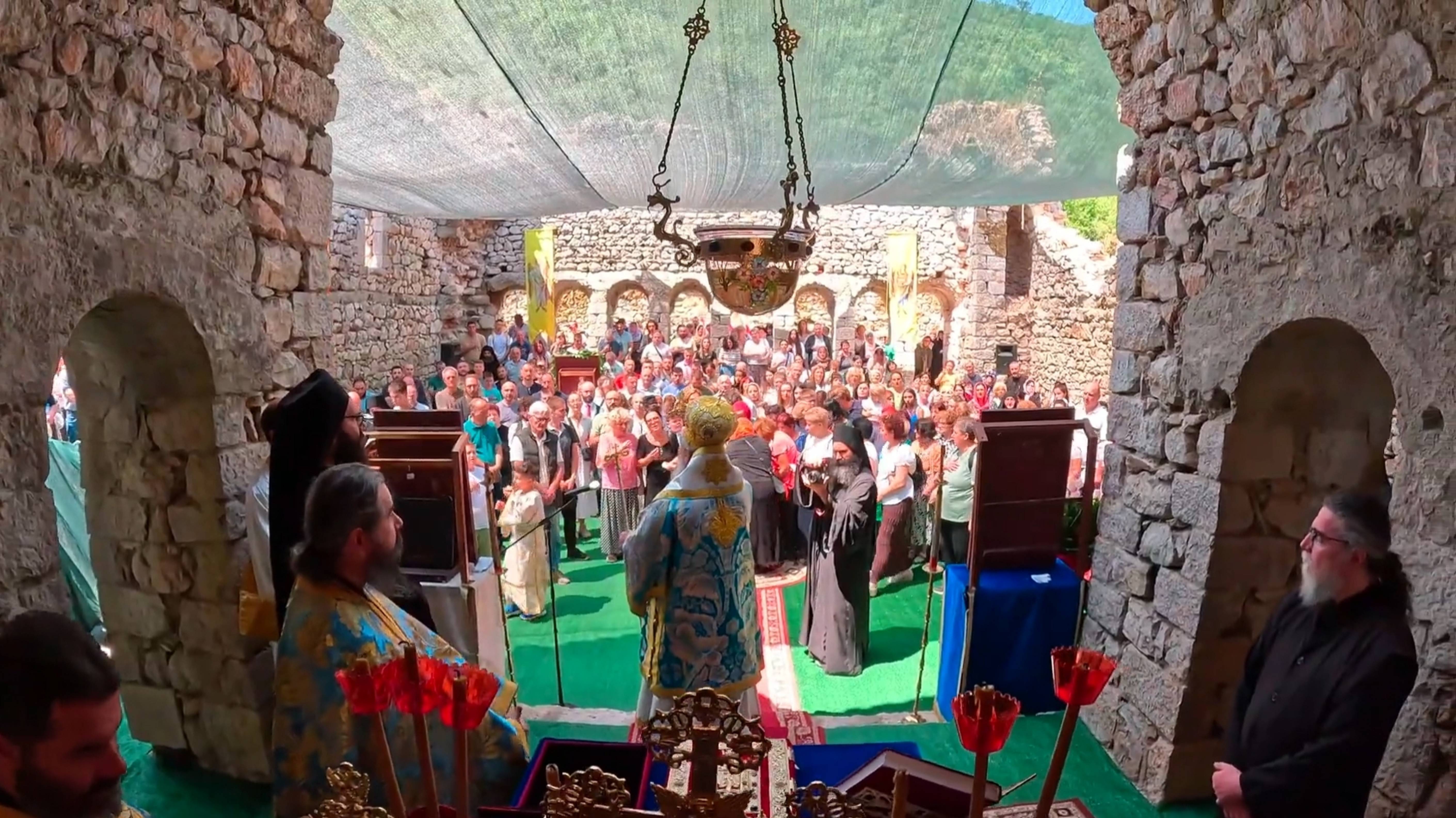 Прва божанствена литургија у Долнодримколском манастиру на дан архангела Гаврила смотреть онлайн
