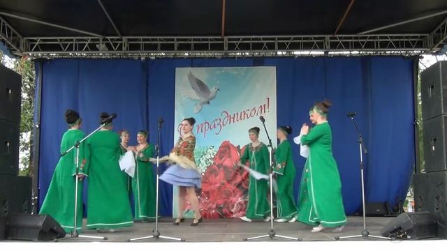 Бежит река, в тумане тает смотреть онлайн